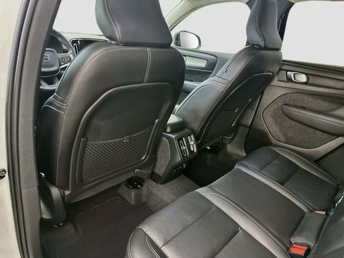 Used 2023 Volvo XC40 B5 Ultimate w/ Protection Package Premier AWD/4WD image 29