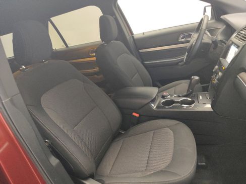 Used 2018 Ford Explorer XLT w/ Equipment Group 201A image 21