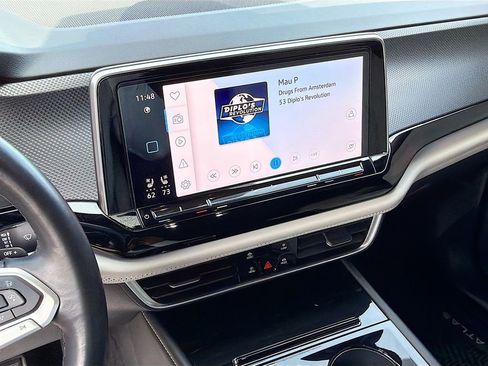 Used 2024 Volkswagen Atlas Cross Sport SEL Premium R-Line image 27