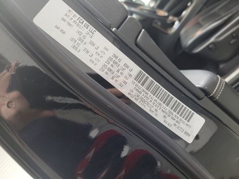 Used 2017 Jeep Grand Cherokee Limited w/ Luxury Group II image 33