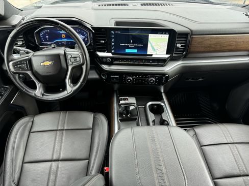 Used 2025 Chevrolet Silverado 1500 High Country AWD/4WD image 10
