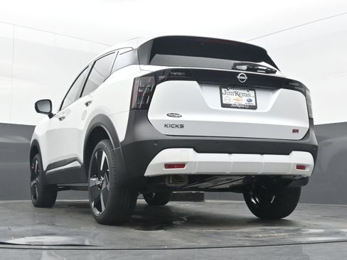 New 2025 Nissan Kicks SR image 27