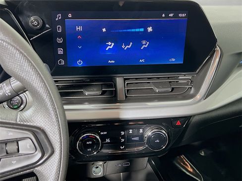 Used 2024 Chevrolet Trax LT image 15