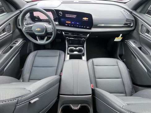 New 2026 Chevrolet Traverse LT w/ Midnight/Sport Edition FWD image 10
