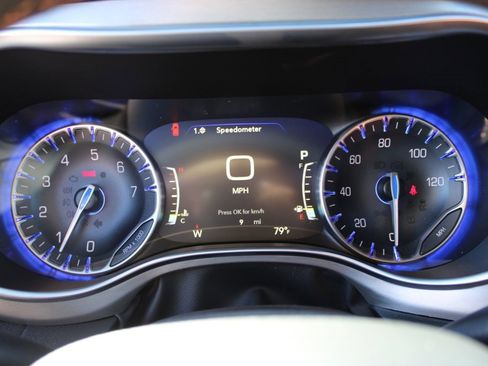 New 2026 Chrysler Pacifica Pinnacle image 17