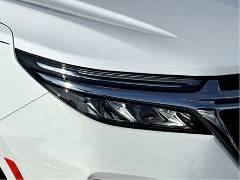 Used 2024 Chevrolet Equinox LT image 5