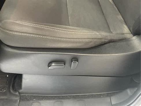 Used 2022 Nissan Frontier SV image 18