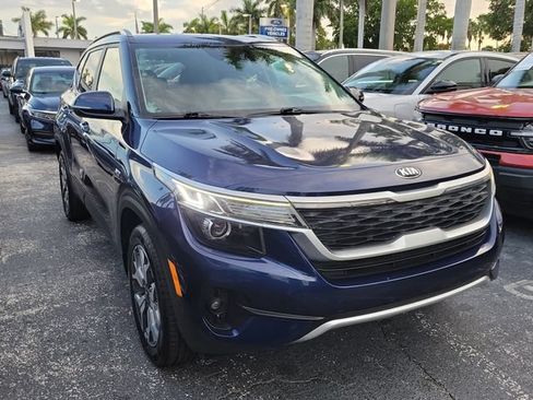 Used 2021 Kia Seltos EX AWD/4WD image 2