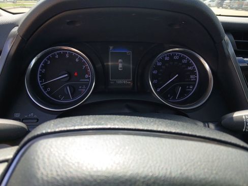 Used 2020 Toyota Camry LE image 12