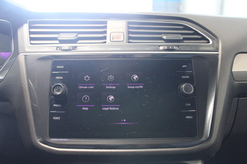 Used 2024 Volkswagen Tiguan SE R-Line AWD/4WD image 18