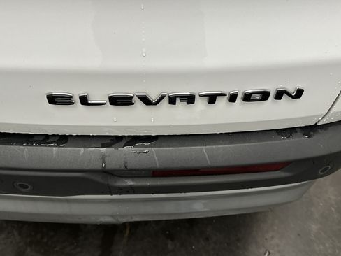 Used 2025 GMC Acadia Elevation FWD image 12