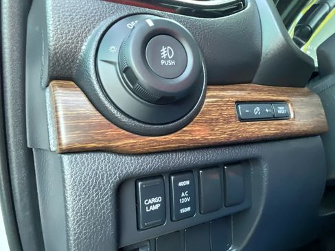 Used 2020 Nissan Titan Platinum Reserve w/ Moonroof Package AWD/4WD image 38