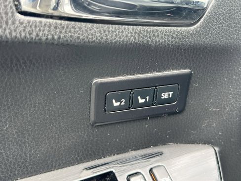 Used 2017 Toyota RAV4 Limited image 28