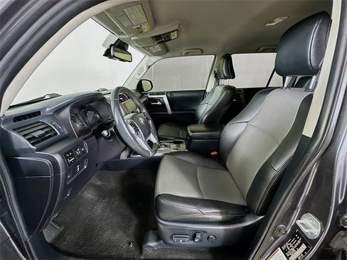 Used 2020 Toyota 4Runner SR5 Premium image 27