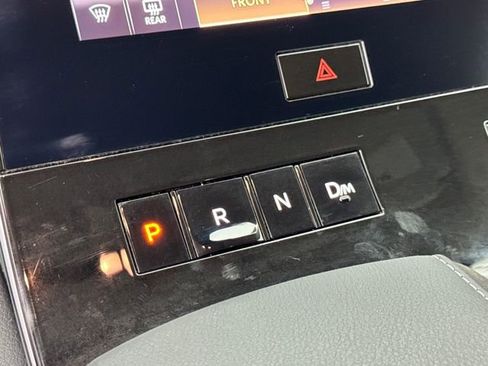 Used 2025 INFINITI QX80 Sensory image 16