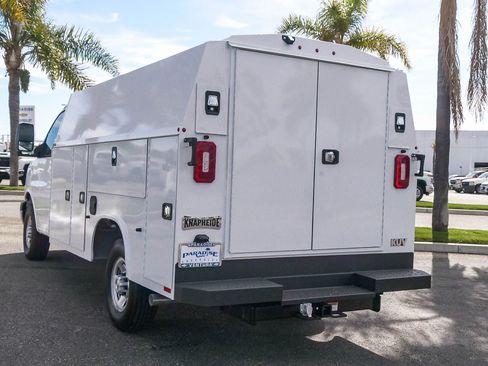 New 2026 Chevrolet Express 3500 w/ Power Convenience Package image 9