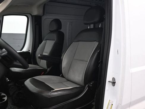 Used 2025 RAM ProMaster 2500 w/ Convenience Group FWD image 5