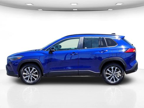 Used 2025 Toyota Corolla Cross XLE FWD image 10