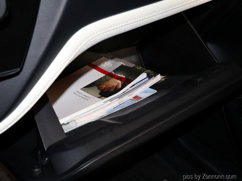 Used 2017 Toyota Corolla iM image 18