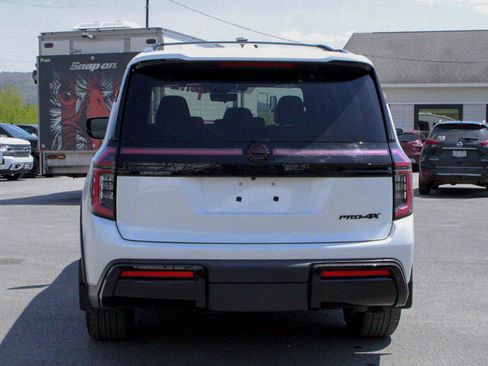 Used 2025 Nissan Armada PRO-4X AWD/4WD image 4