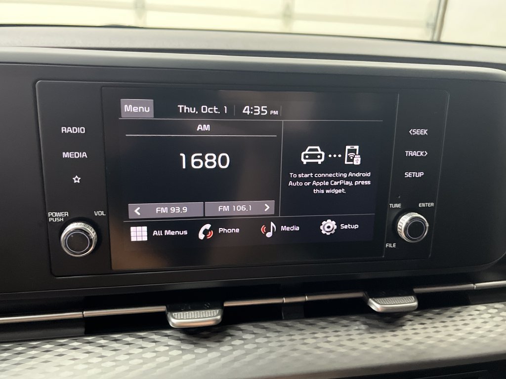 Used 2023 Kia Carnival LX FWD image 21