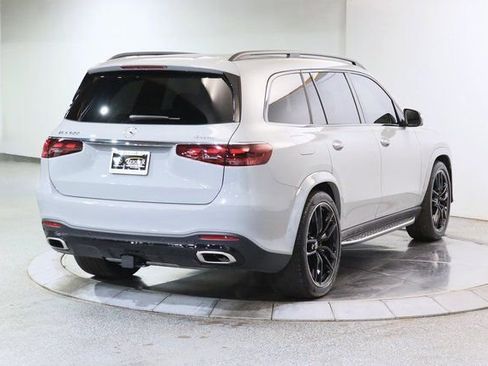 Used 2024 Mercedes-Benz GLS 580 4MATIC image 10