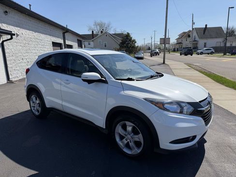 Used 2017 Honda HR-V EX image 6