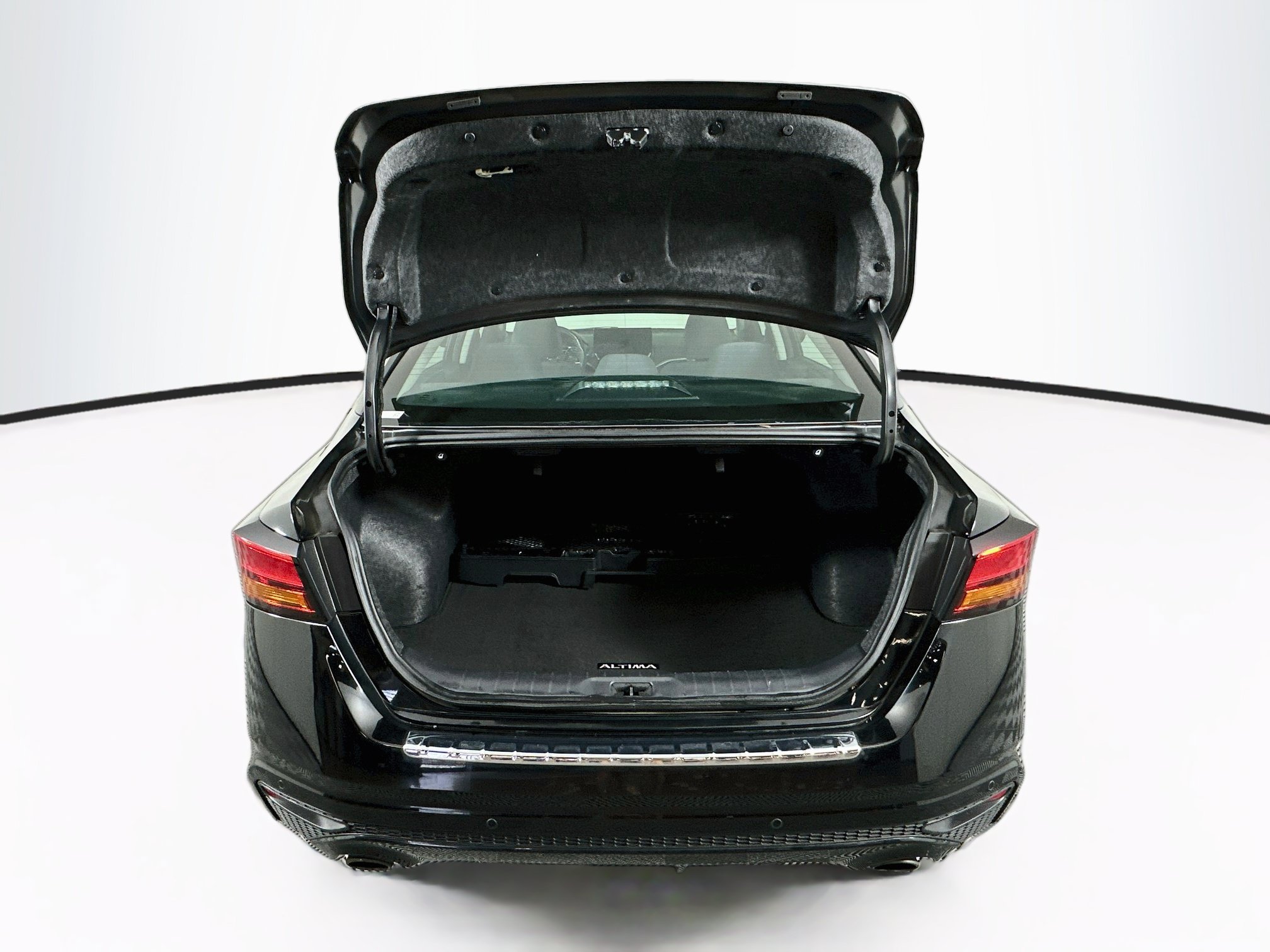 Used 2023 Nissan Altima 2.5 SV w/ SV Premium Package FWD image 29