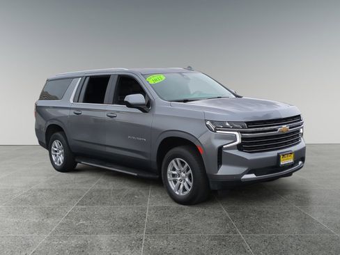 Used 2022 Chevrolet Suburban LT image 7