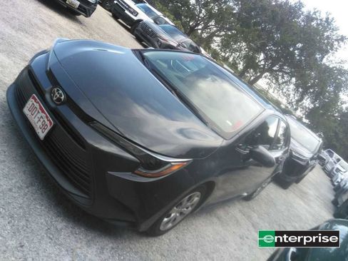 Used 2024 Toyota Corolla LE FWD image 2