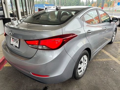 Used 2016 Hyundai Elantra SE image 7