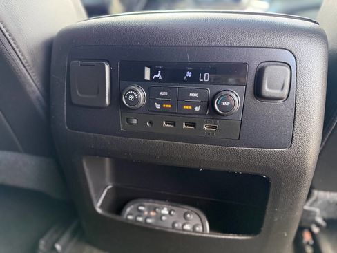 Used 2018 GMC Yukon XL Denali w/ Denali Ultimate Package image 23