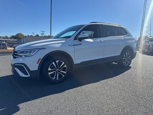 Used 2022 Volkswagen Tiguan S image 6