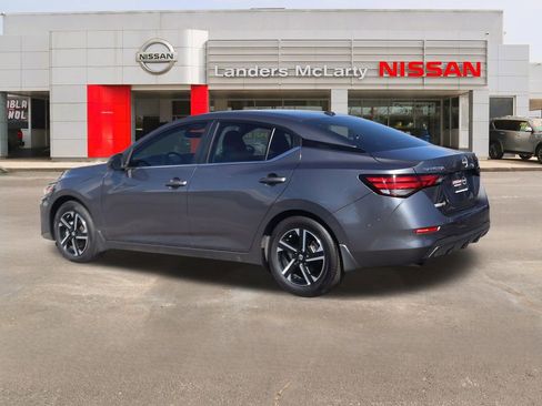 Used 2025 Nissan Sentra SV w/ All-Weather Package image 5