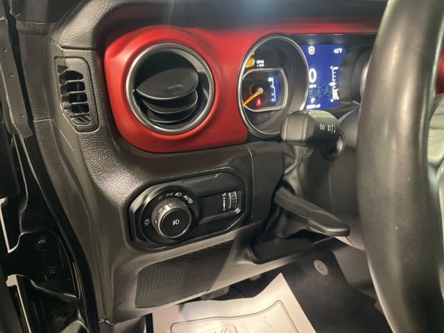 Used 2023 Jeep Wrangler Unlimited Rubicon w/ Cold Weather Group AWD/4WD image 17