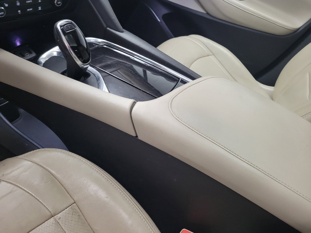 Used 2019 Buick Enclave Essence FWD image 26