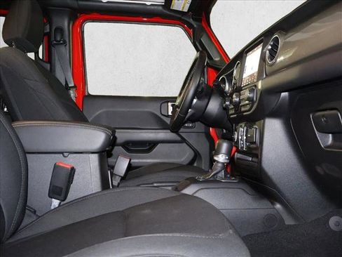 Used 2021 Jeep Wrangler Unlimited Sahara w/ Uconnect 4C Nav & Sound Group AWD/4WD image 26
