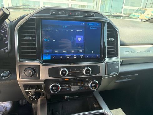 Used 2022 Ford F250 Platinum w/ FX4 Off-Road Package AWD/4WD image 13
