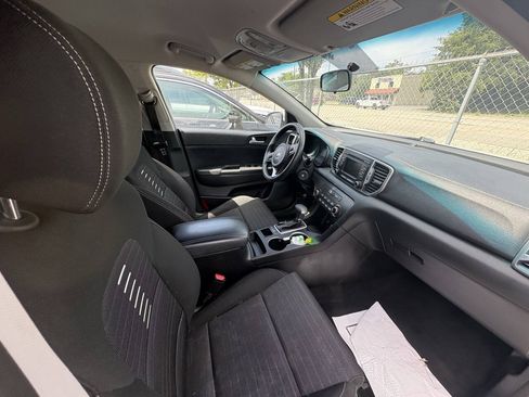 Used 2018 Kia Sportage LX AWD/4WD image 9