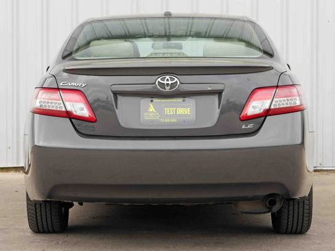 Used 2011 Toyota Camry LE w/ LE Extra-Value Pkg image 8