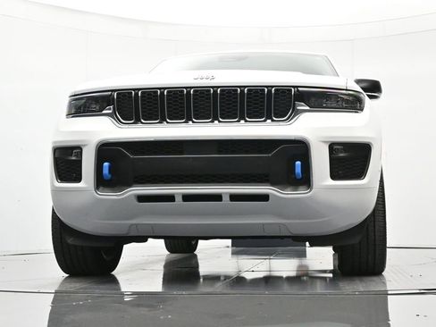 Used 2023 Jeep Grand Cherokee Overland w/ Luxury Tech Group IV image 38