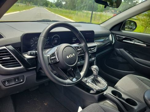 Used 2024 Kia Seltos S FWD image 17