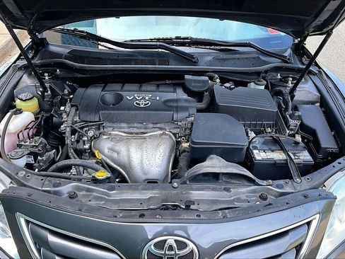 Used 2010 Toyota Camry LE FWD image 28