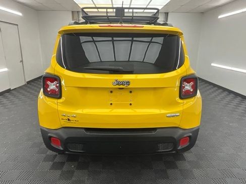 Used 2016 Jeep Renegade Latitude w/ Cold Weather Group AWD/4WD image 20