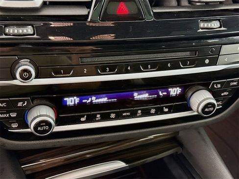 Used 2018 BMW 530i xDrive 530i xDrive image 17