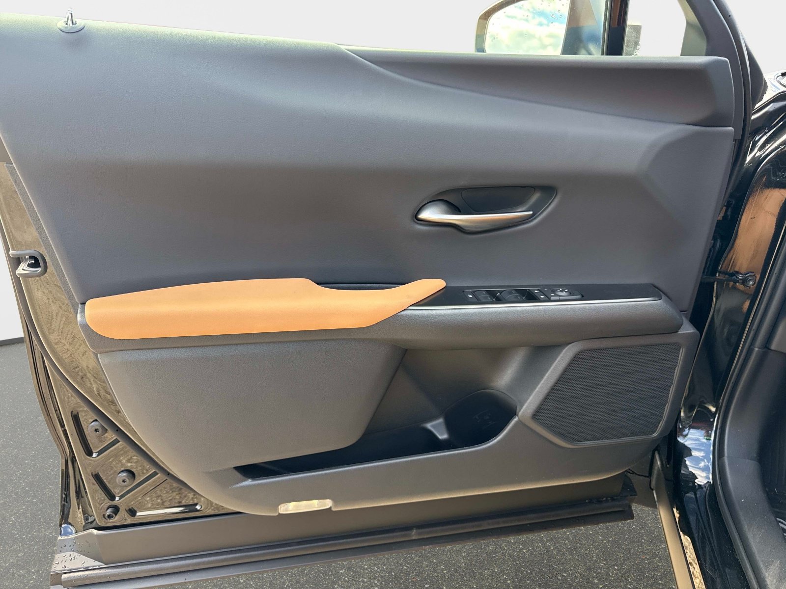 New 2026 Lexus UX 300h FWD w/ Accessory Package (2T) image 15