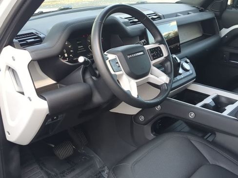 Used 2025 Land Rover Defender 110 S AWD/4WD image 10