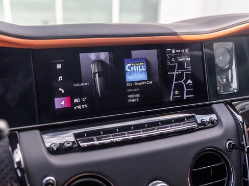 Certified 2025 Rolls-Royce Cullinan Black Badge w/ Leather Finishing Pack AWD/4WD image 27