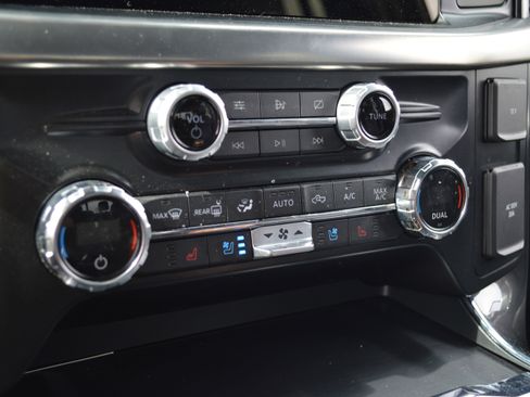 Used 2021 Ford F150 Lariat image 26