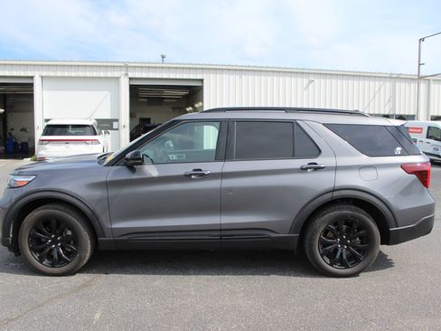 Used 2021 Ford Explorer ST w/ Equipment Group 401A AWD/4WD image 3